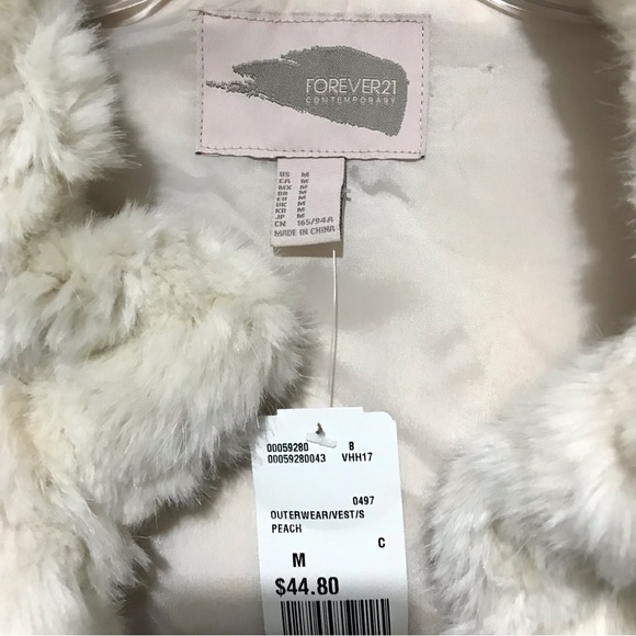 Forever 21 Faux Fur Vest Medium NWT - Picture 4 of 5